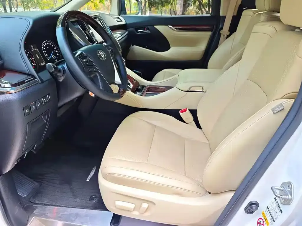 Toyota Alphard 2022 из CN, фото 3