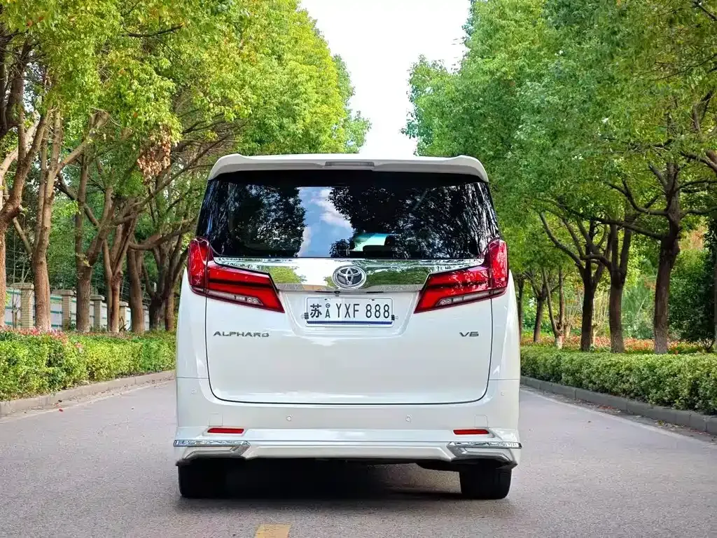 Toyota Alphard 2022 из CN, фото 8