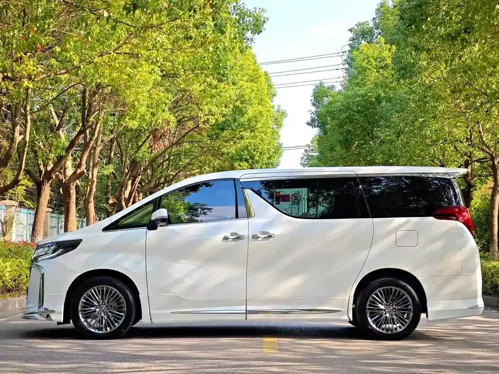 Toyota Alphard 2022 из CN, фото 4