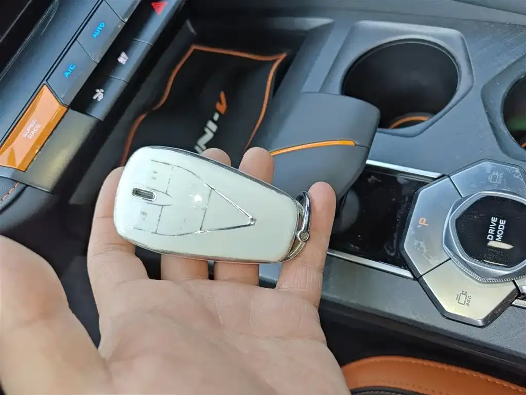 Changan UNI-V 2025 из CN, фото 8