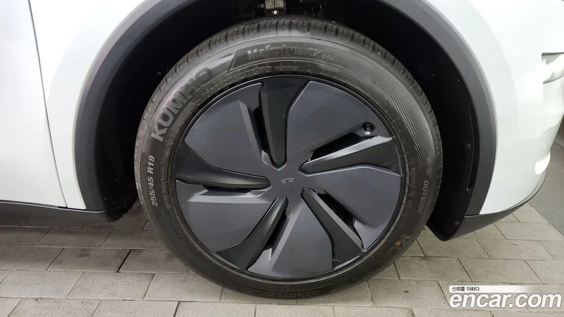 Tesla Model Y 2025 из KR, фото 3