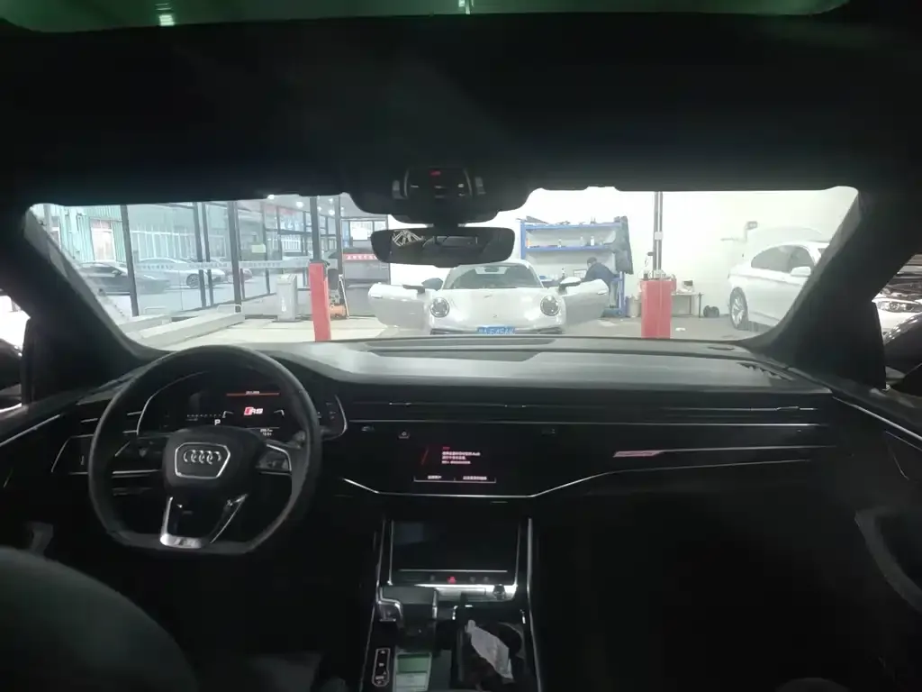 Audi Q8 2021 из CN, фото 4