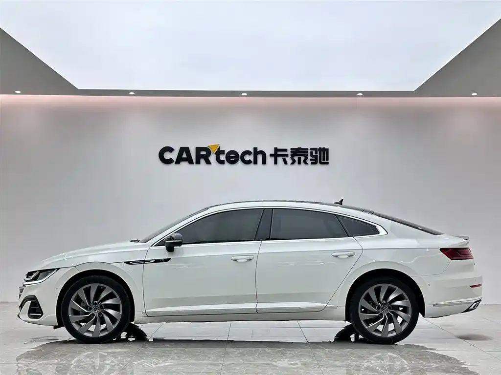 Volkswagen CC 2023 из CN, фото 9