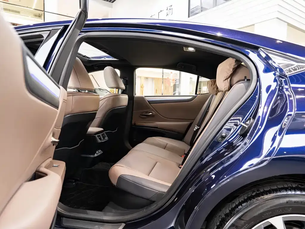 Lexus ES 2025 из CN, фото 2
