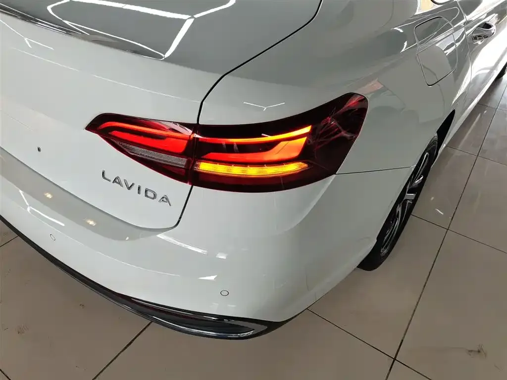 Volkswagen Lavida 2023 из CN, фото 6