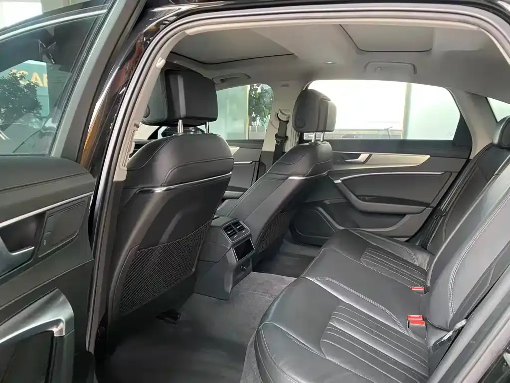Audi A6L 2021 из CN, фото 2