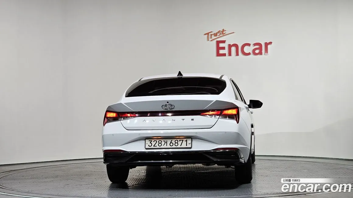 Hyundai AVANTE — фото 3