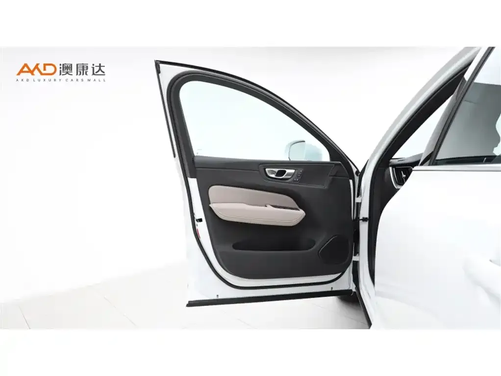 Volvo XC60 2026 из CN, фото 9