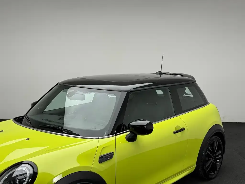 MINI Cooper (3-door) 2024 из CN, фото 2