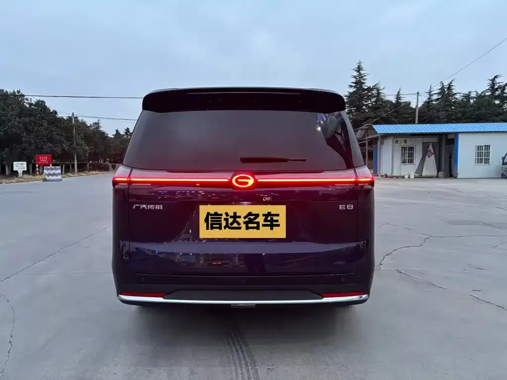 GAC Motor E8 Hybrid — фото 4
