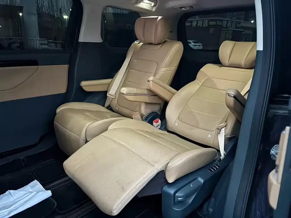 GAC Motor E8 Hybrid — фото 3