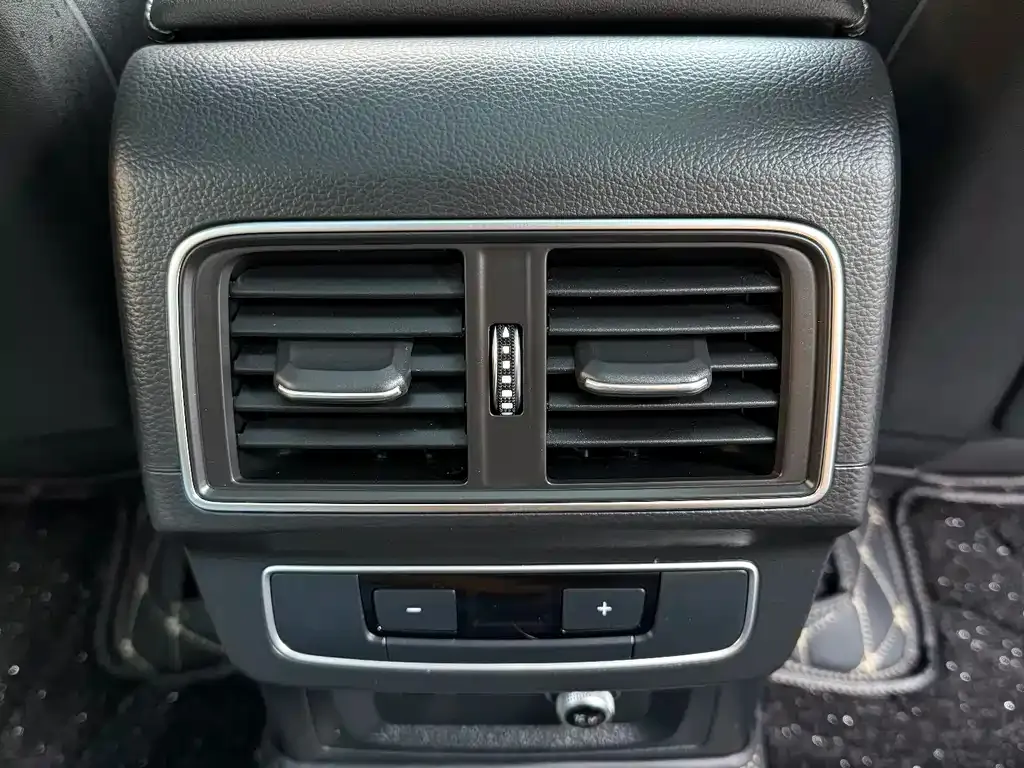 Audi Q5L 2023 из CN, фото 3