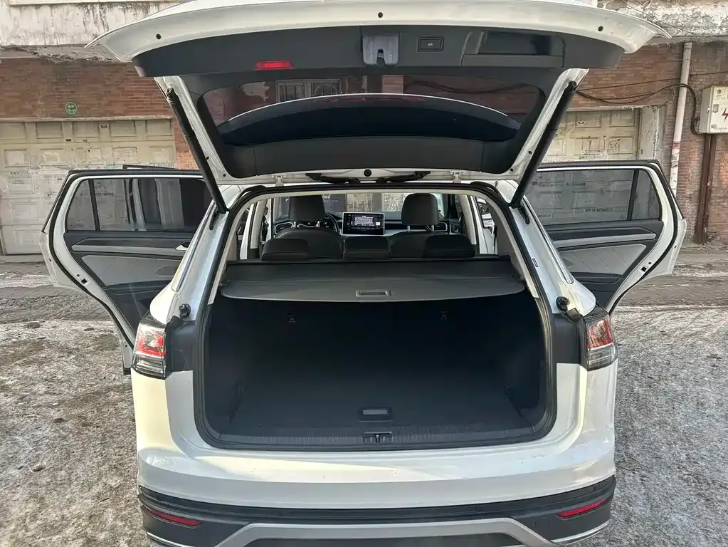 Volkswagen Tayron 2023 из CN, фото 4