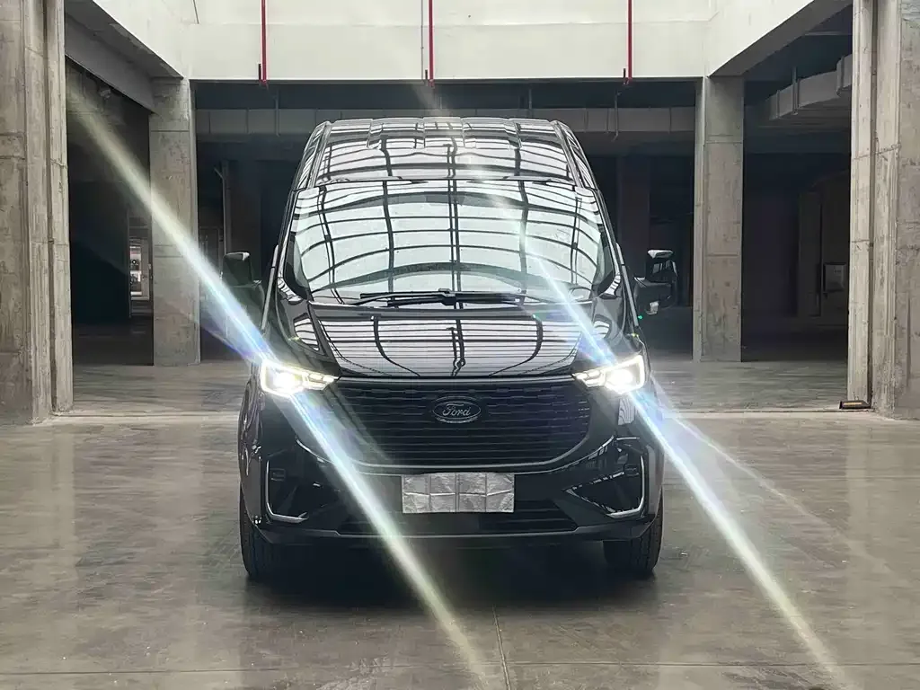 Ford Transit 2023 из CN, фото 1