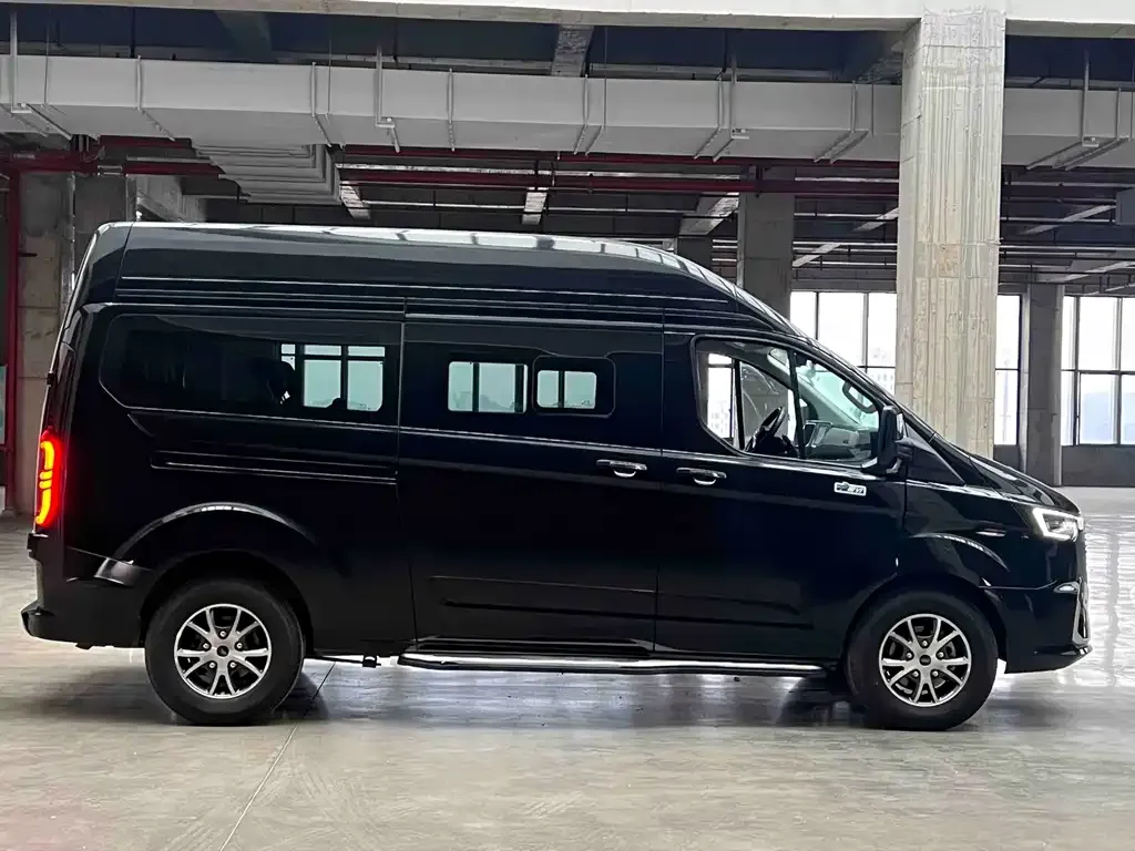 Ford Transit 2023 из CN, фото 3