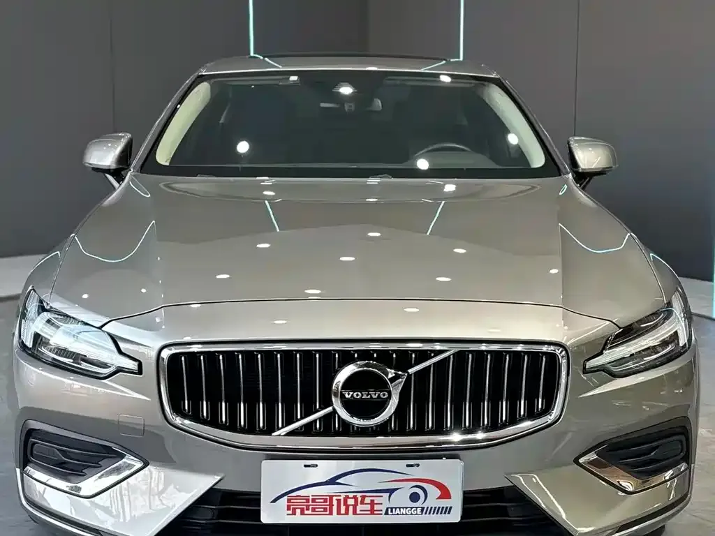 Volvo S60 2021 из CN, фото 8