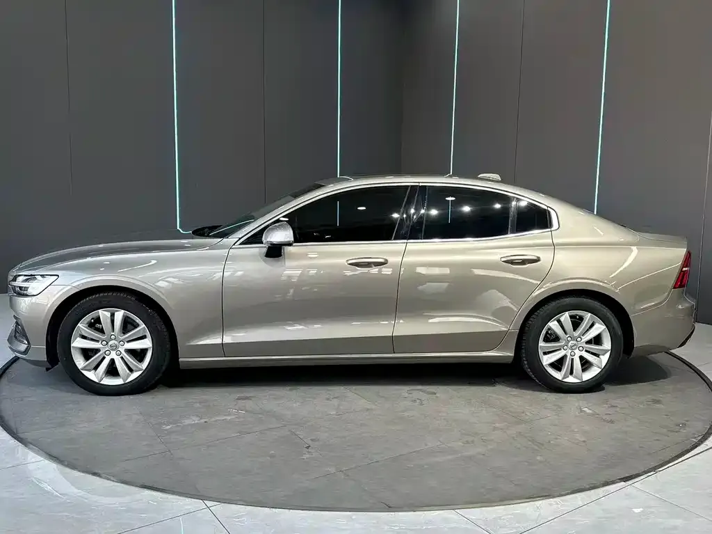 Volvo S60 2021 из CN, фото 7