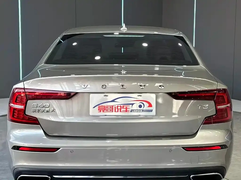 Volvo S60 2021 из CN, фото 2