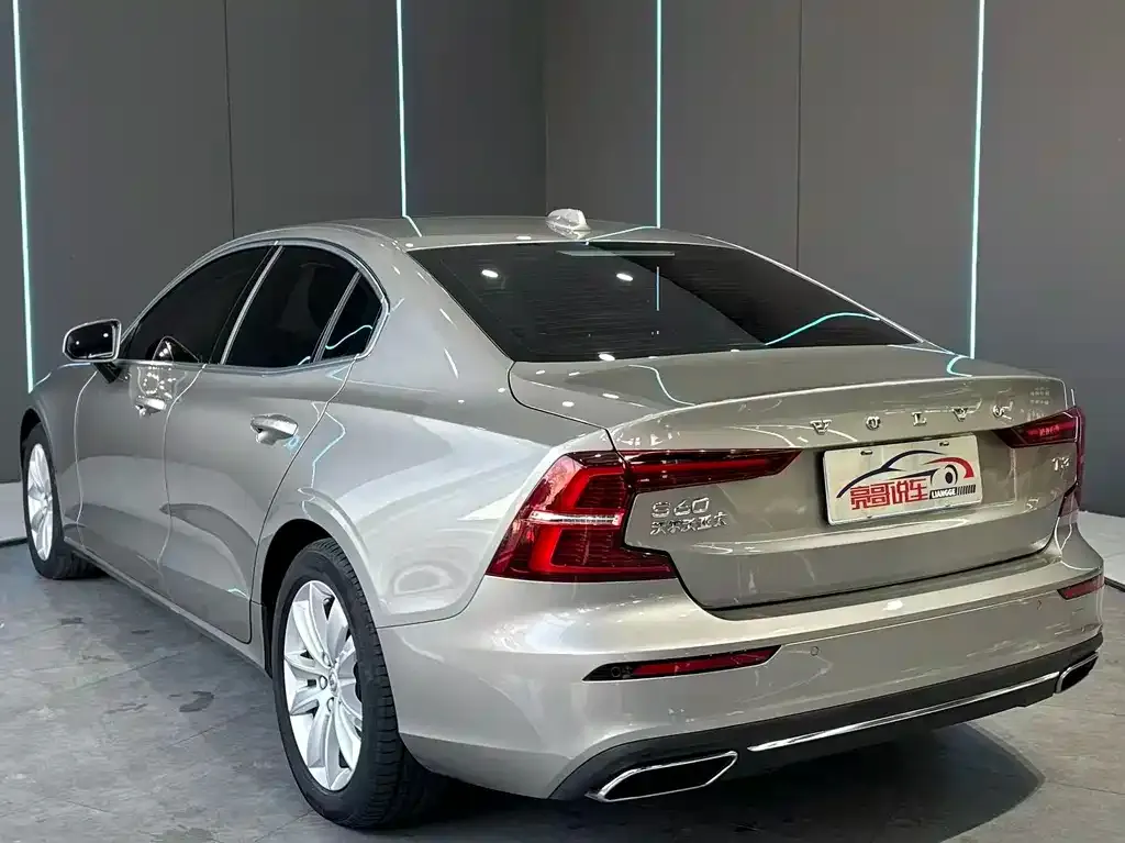 Volvo S60 2021 из CN, фото 3