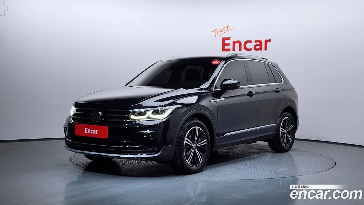 Volkswagen Tiguan — фото 1