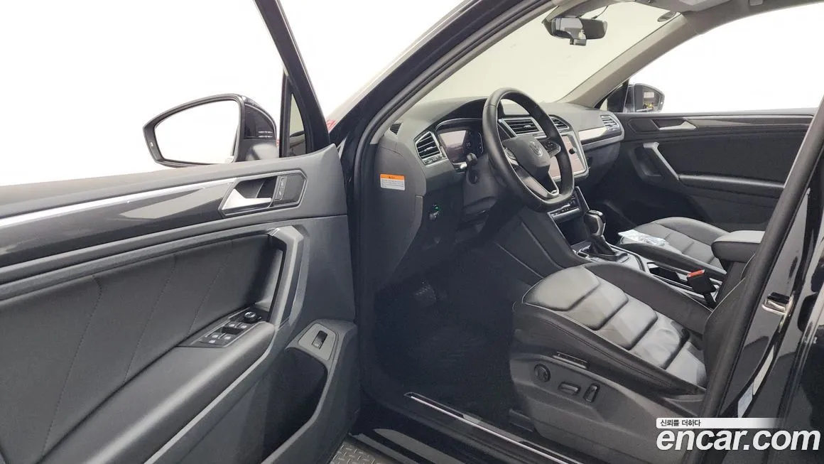 Volkswagen Tiguan — фото 9