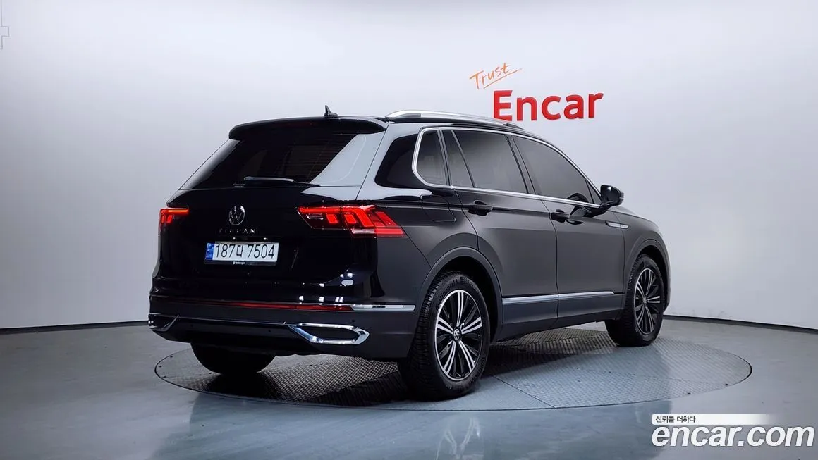 Volkswagen Tiguan — фото 4