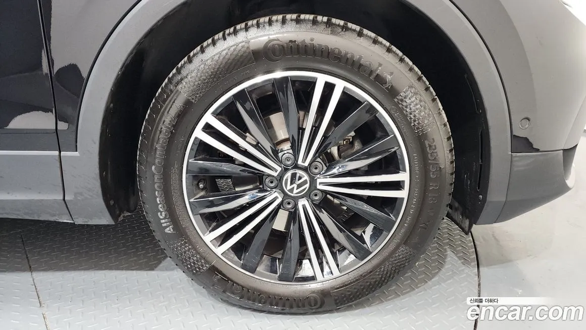 Volkswagen Tiguan — фото 8