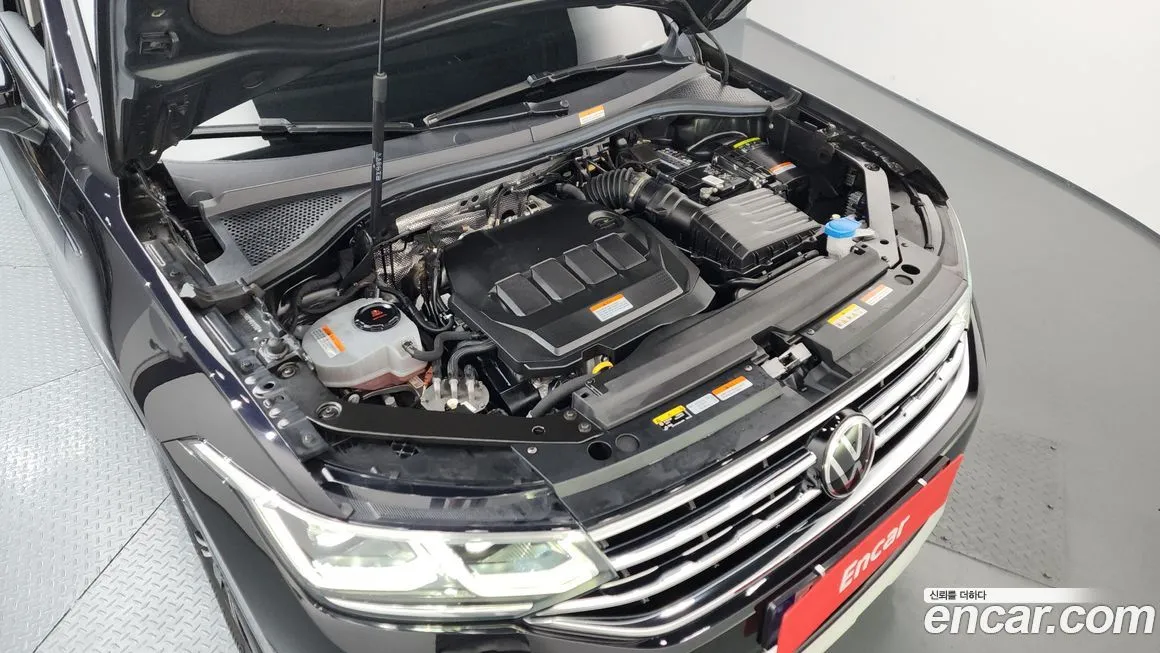 Volkswagen Tiguan — фото 10