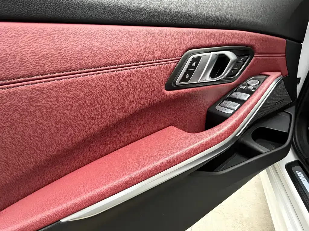 BMW 3 Series 2023 из CN, фото 9
