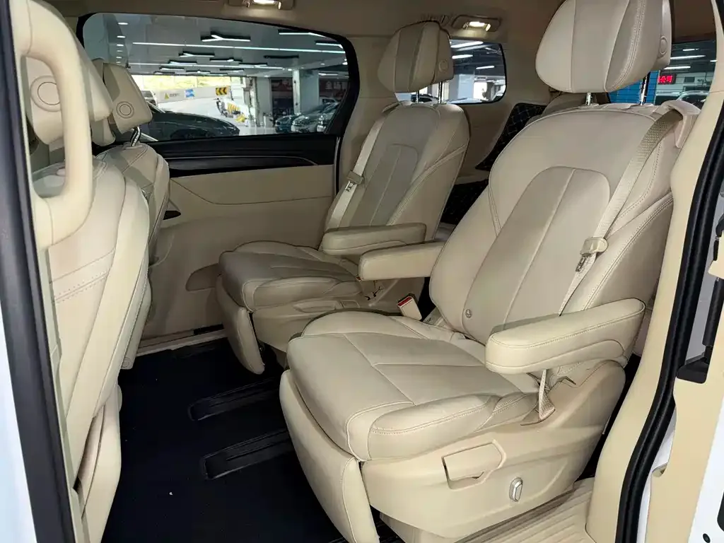 Buick GL8 2022 из CN, фото 7