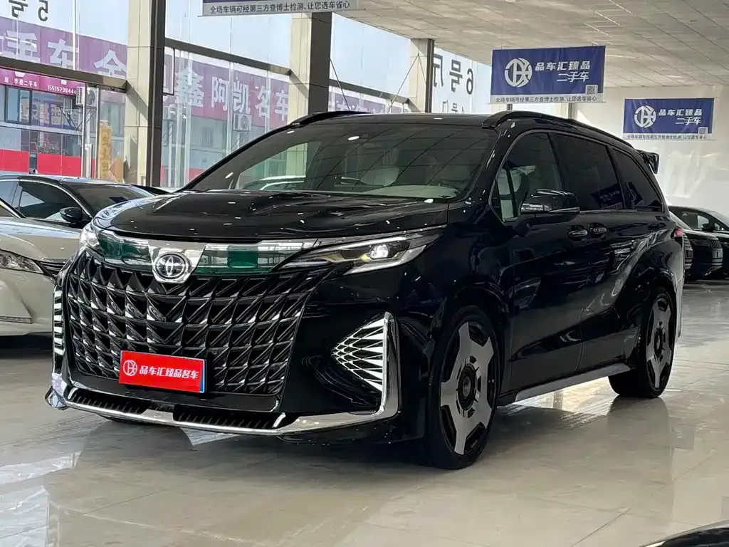 Toyota Granvia 2024 из CN, фото 1