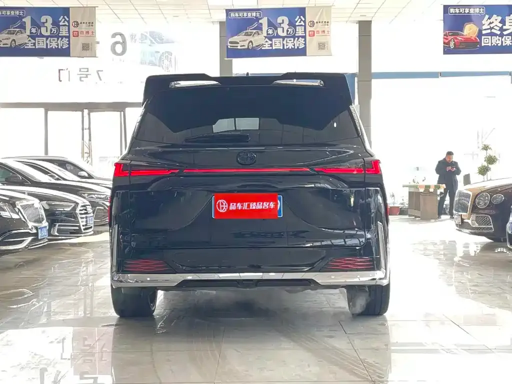 Toyota Granvia 2024 из CN, фото 9
