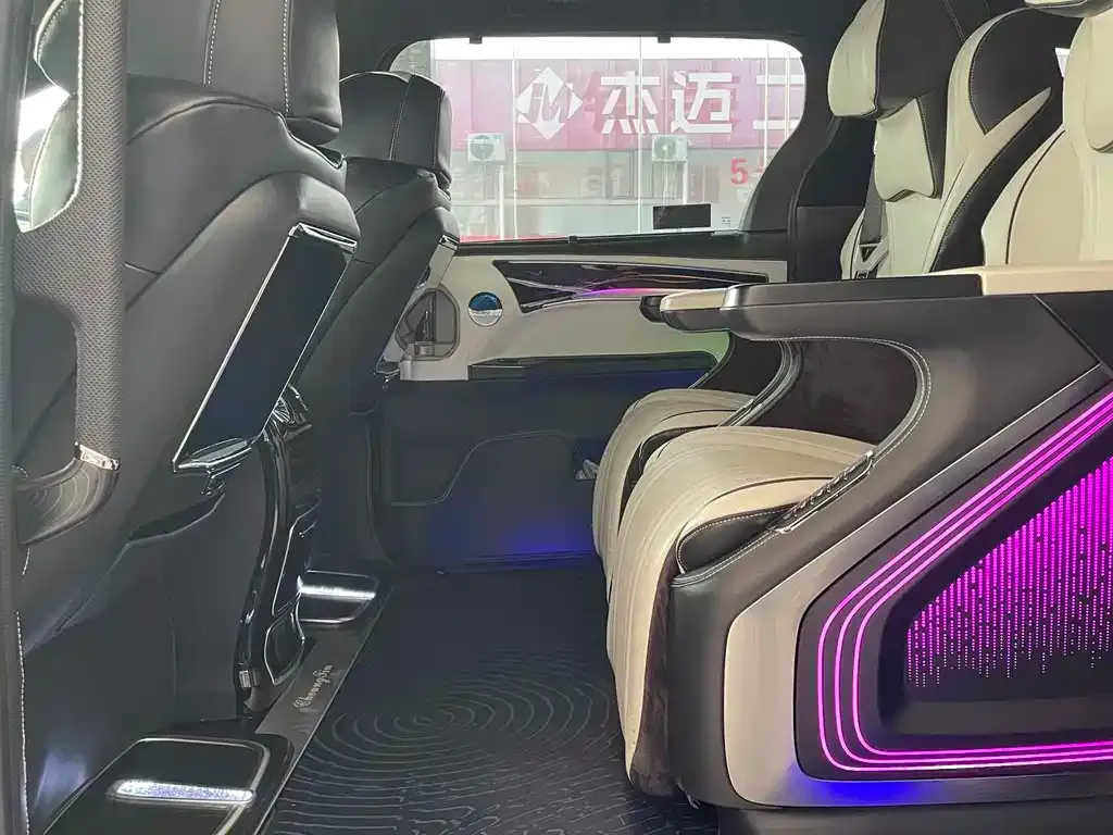 Toyota Granvia 2024 из CN, фото 7