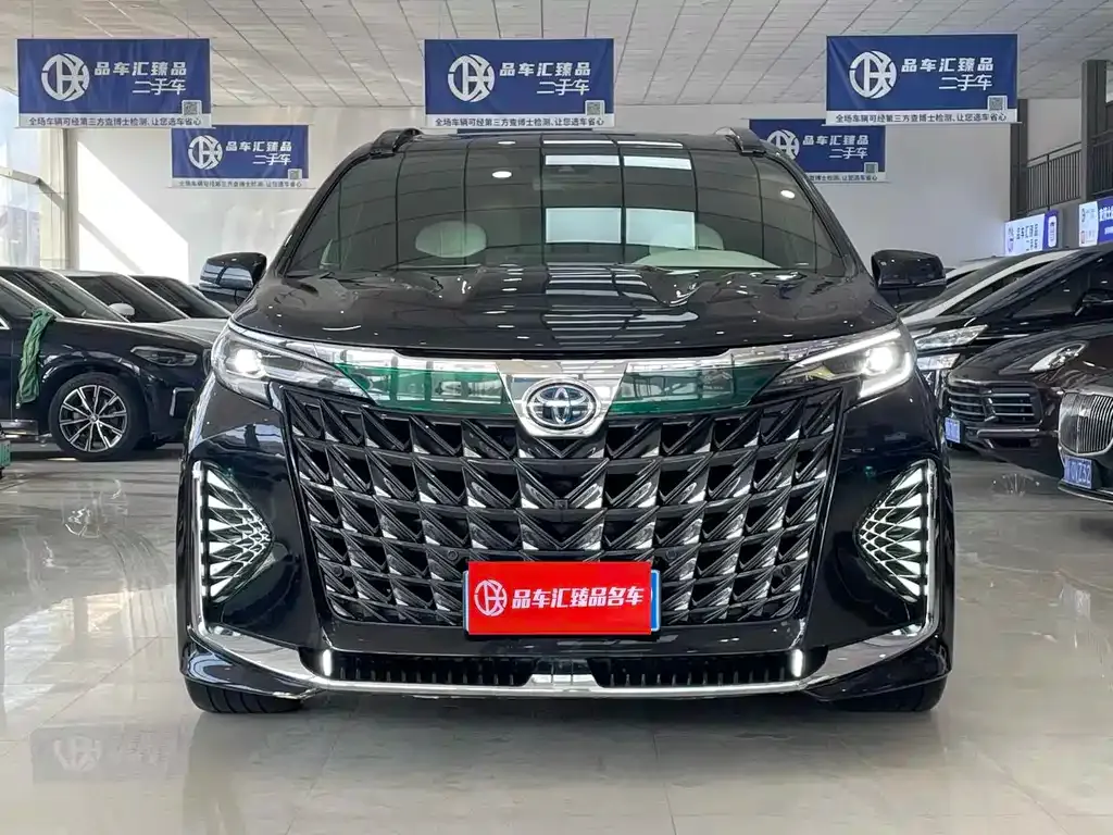Toyota Granvia 2024 из CN, фото 4