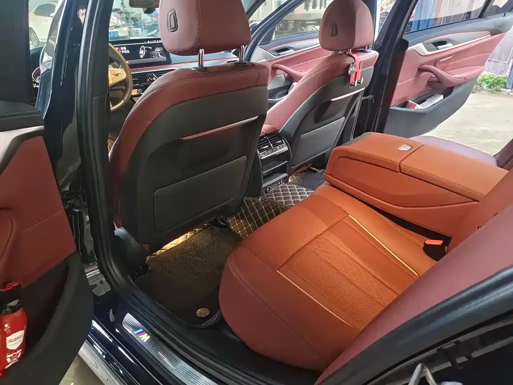 BMW 5 Series 2023 из CN, фото 9