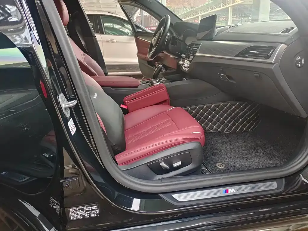 BMW 5 Series 2023 из CN, фото 4
