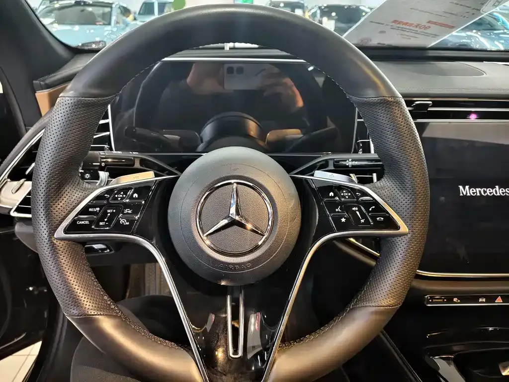 Mercedes-Benz E-Class 2024 из CN, фото 3