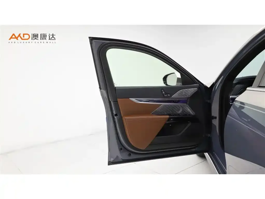 BMW i7 2023 из CN, фото 7