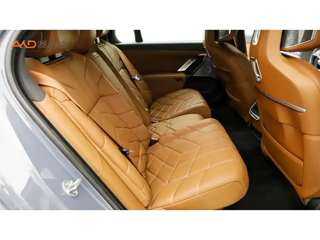 BMW i7 2023 из CN, фото 10