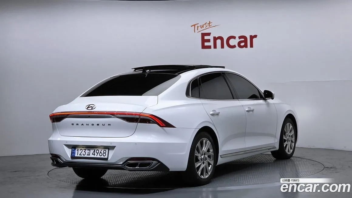 Hyundai Grandeur 2023 из KR, фото 2