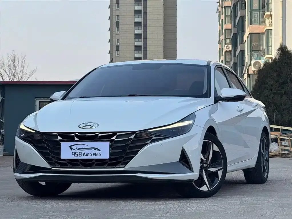 Hyundai Elantra 2022 из CN, фото 1
