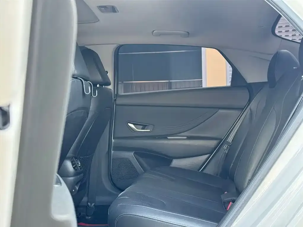 Hyundai Elantra 2022 из CN, фото 5