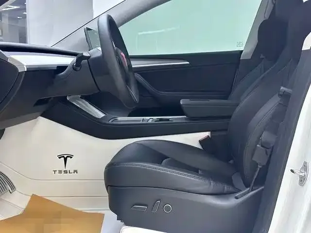 Tesla Model Y 2023 из CN, фото 10