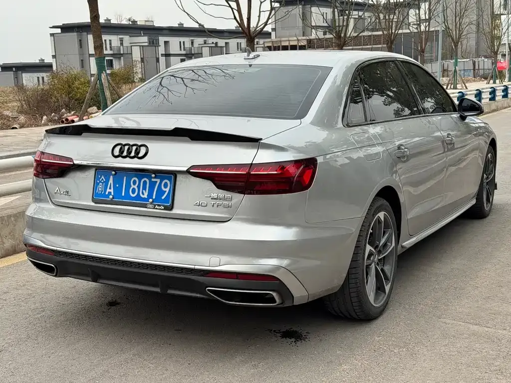 Audi A4L 2022 из CN, фото 4