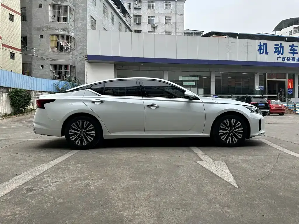 Nissan Teana — фото 10