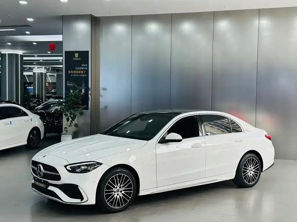 Mercedes-Benz C-Class — фото 1