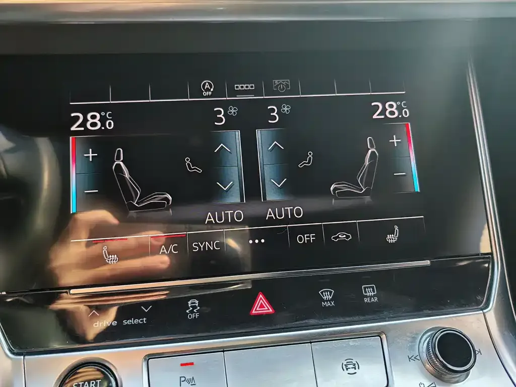 Audi A6L 2023 из CN, фото 2