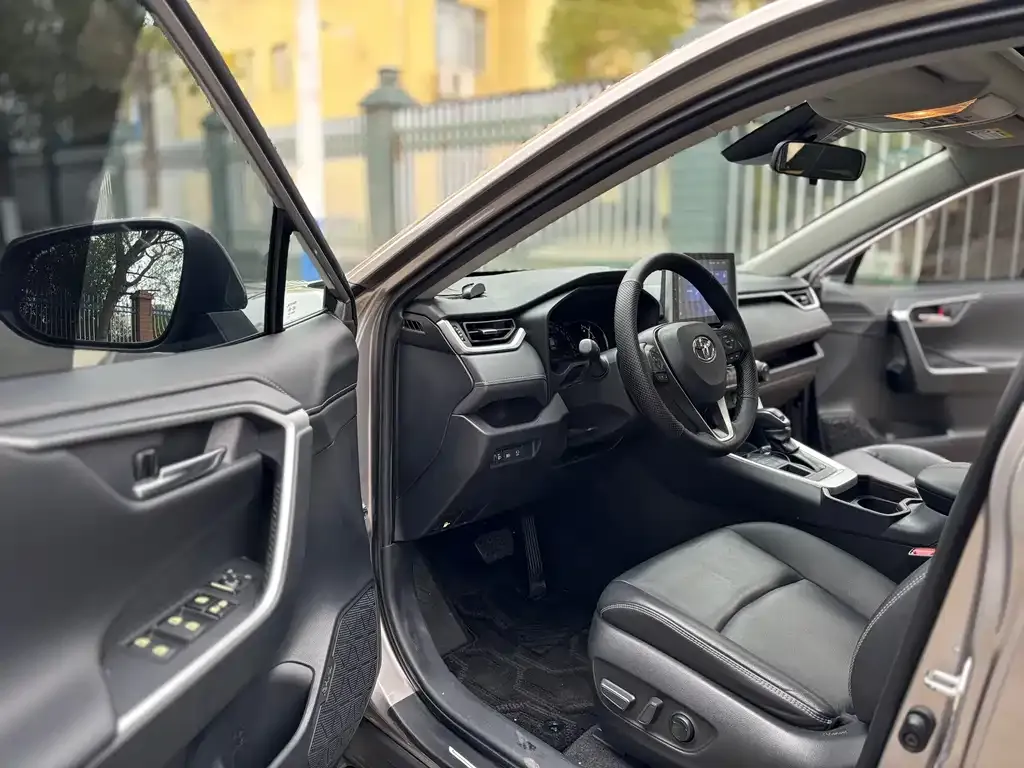 Toyota RAV4 2021 из CN, фото 6
