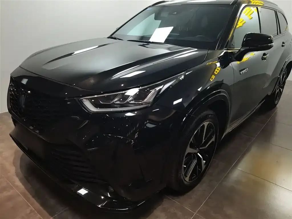 Toyota Crown Kluger 2022 из CN, фото 1