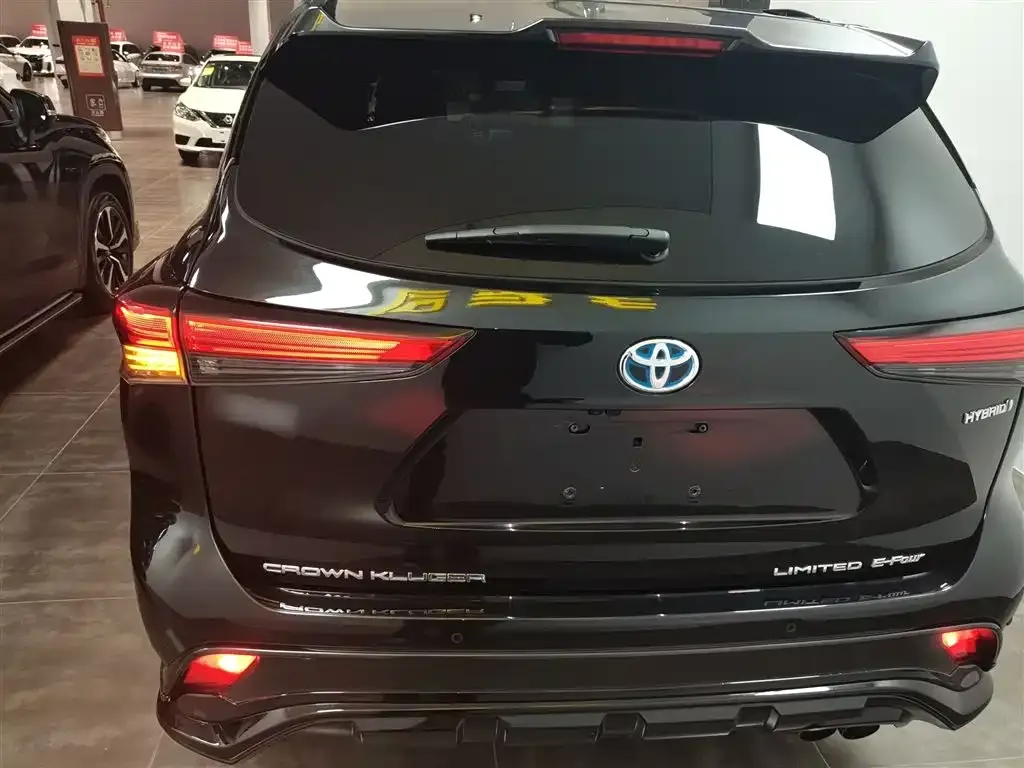 Toyota Crown Kluger 2022 из CN, фото 4
